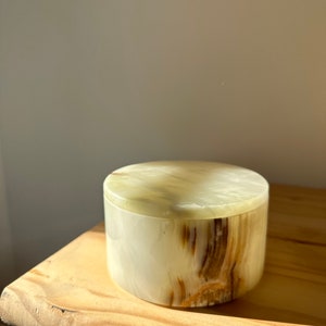 Round Onyx Keepsake Box