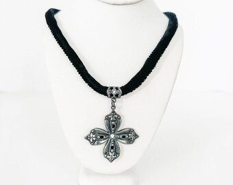 90s Marcasite Cross Velet Choker