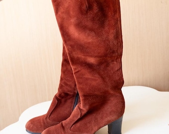 Botas altas hasta la rodilla de ante color óxido estilo años 70