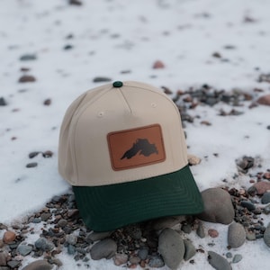 Gorra de béisbol con diseño del Lago Superior y parche de cuero rectangular