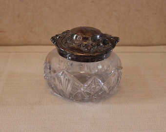 Vintage Victorian Crystal Vanity Powder Jar – Repoussé Metal Lid