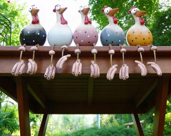 Ceramic Chicken Garden Decor | Cute Hen Yard Ornament, Whimsical Outdoor Animal Figurine, Farmhouse Garden Art