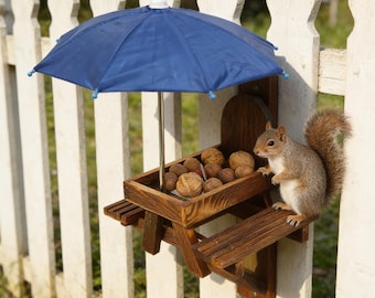 Squirrel Picnic Table Feeder with Umbrella, Wooden Outdoor Corn & Nut Feeder for Yard
