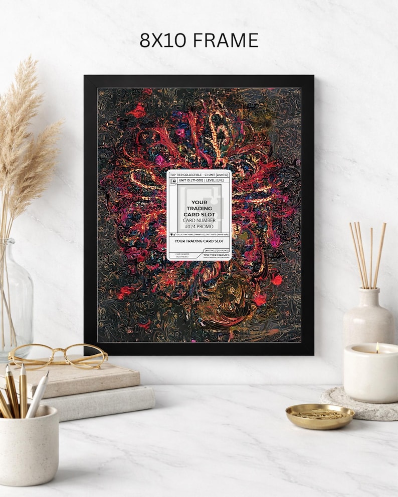 Puede incluir: Una obra de arte enmarcada de 8x10 pulgadas con un borde negro. El arte abstracto presenta una mezcla de colores rojo, dorado y negro. Una etiqueta blanca en el centro dice "YOUR TRADING CARD SLOT" y "#024 PROMO".