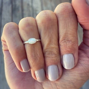 Sterlingzilveren knokkelring ∙ Opaalring ∙ Midi-ring ∙ Stapelring ∙ Zilveren ring