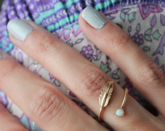 Gold Opal feather stacking ring ∙  Bypass feather ring ∙ Gold opal ring ∙ Gold filled ring