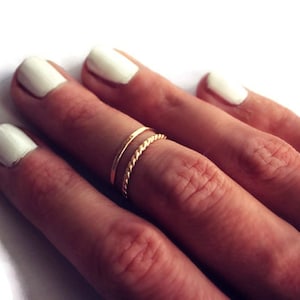Set of two 14k yellow gold filled stacking rings, gold twist and hammered. Midi rings/stackable rings