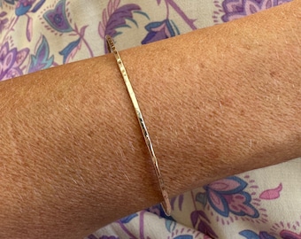Pulsera bañada en oro de 14 k, brazalete martillado bañado en oro