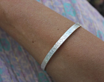 Sterling Silber Armreif, gestempelt Armband, Silber Manschette, Sterling Silber Armreif, Blumen Armreif, für sie, Manschette Armbänder für Frauen,