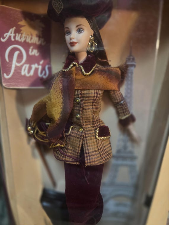 Vintage 1997 Barbie Mint in Original Box