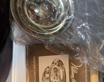 Piatto vintage raro degli anni '60 con decorazioni a riccioli di burro.