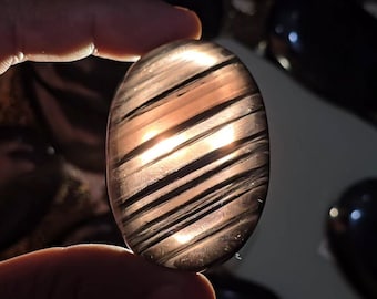 Piedra de palma de obsidiana de encaje de medianoche: Cristal de obsidiana laminar - Piedra protectora