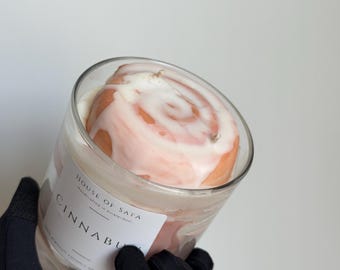 Bougie roulée à la cannelle | Bougie dessert naturelle de qualité supérieure à la cire de soja et de noix de coco | Bougie artisanale parfumée à la vanille et à la cannelle | Bougie dessert roulée à la cannelle