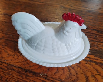 Schönes Milchglas ruhendes Huhn !