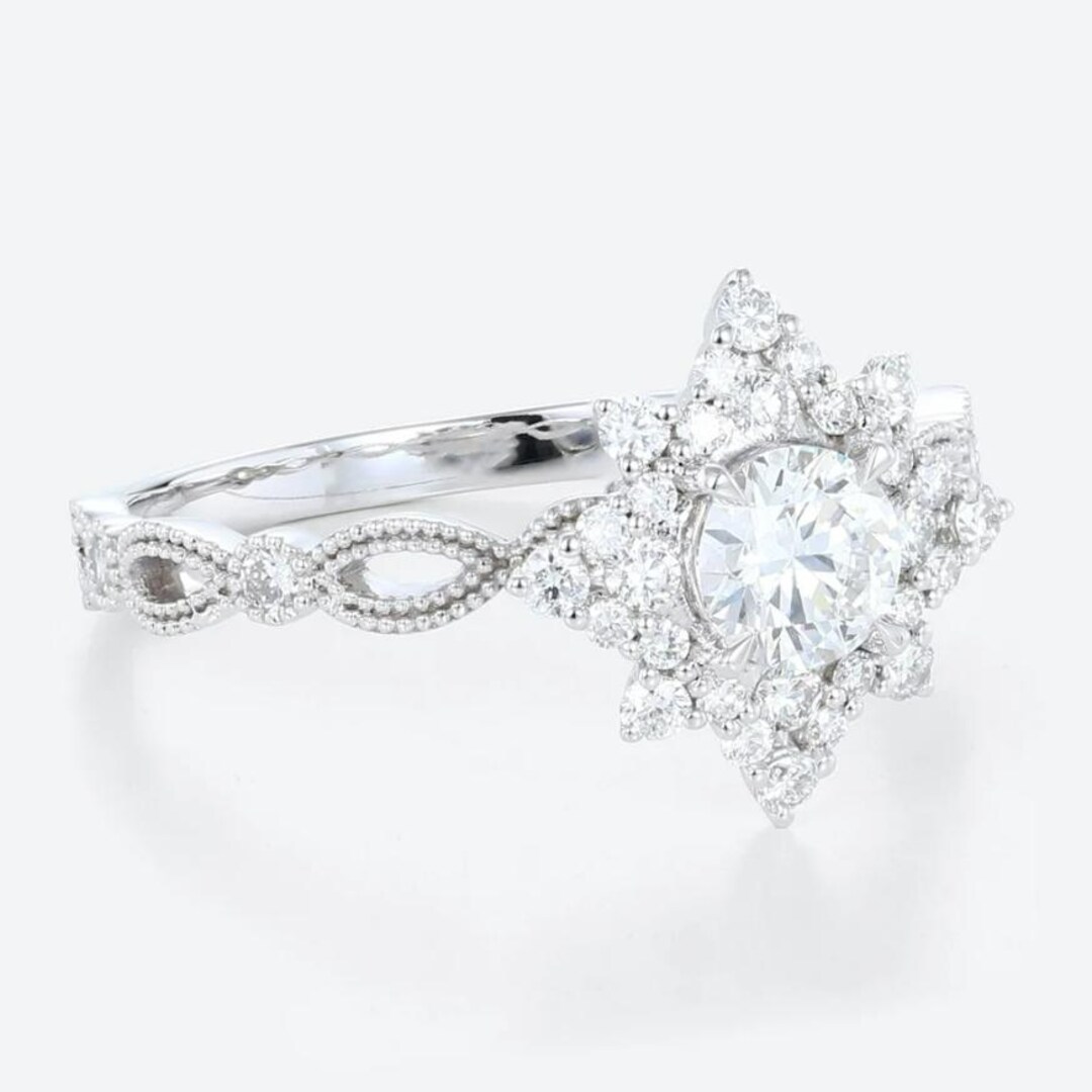 0.5ct Colorless VS+ Round Cut Lab Grown Diamond Classic Starburst Halo ...