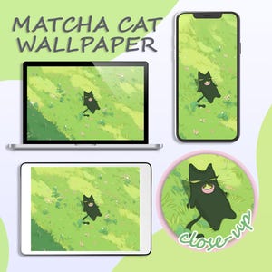 Könnte beinhalten: Ein digitales Wallpaper-Design mit einer matcha-farbenen Katze auf einem grünen, grasbewachsenen Hintergrund. Das Design wird auf einem Laptop, Telefon, Tablet und einem kreisförmigen Close-up angezeigt. Der Text "Matcha Cat Wallpaper" steht oben.