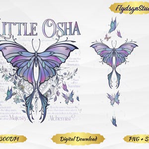 Peut inclure: T&eacute;l&eacute;chargement num&eacute;rique avec deux motifs de papillons. Le motif principal est un grand papillon aux ailes violettes, bleues et roses, avec le texte "Little Osha" et d'autres textes. Le second motif est un papillon vertical avec de plus petits papillons autour. L'image comprend &eacute;galement le texte "FlydsgnStudio".