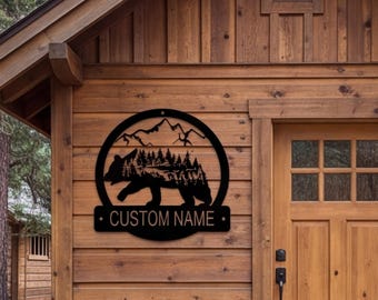 Targa in metallo personalizzata con scritta "Bear Cabin", decorazione per esterni in montagna o foresta, decorazione murale personalizzata con nome, regalo di inaugurazione per amanti degli orsi.