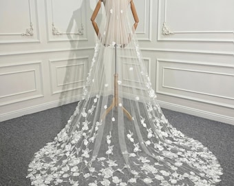 3D floral lace veil with sparkling sequins. Elegant 3D floral lace cathedral veil. Custom-made veil. Elegant bridal veil.