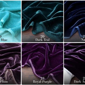 Puede incluir: Una colecci&oacute;n de seis muestras de tela de terciopelo etiquetadas 19 Aqua Blue, 20 Dark Teal, 21 Navy, 22 Deep Plum, 23 Royal Purple y 24 Dark Amethyst. Cada muestra presenta una textura rica que refleja la luz con pliegues visibles.