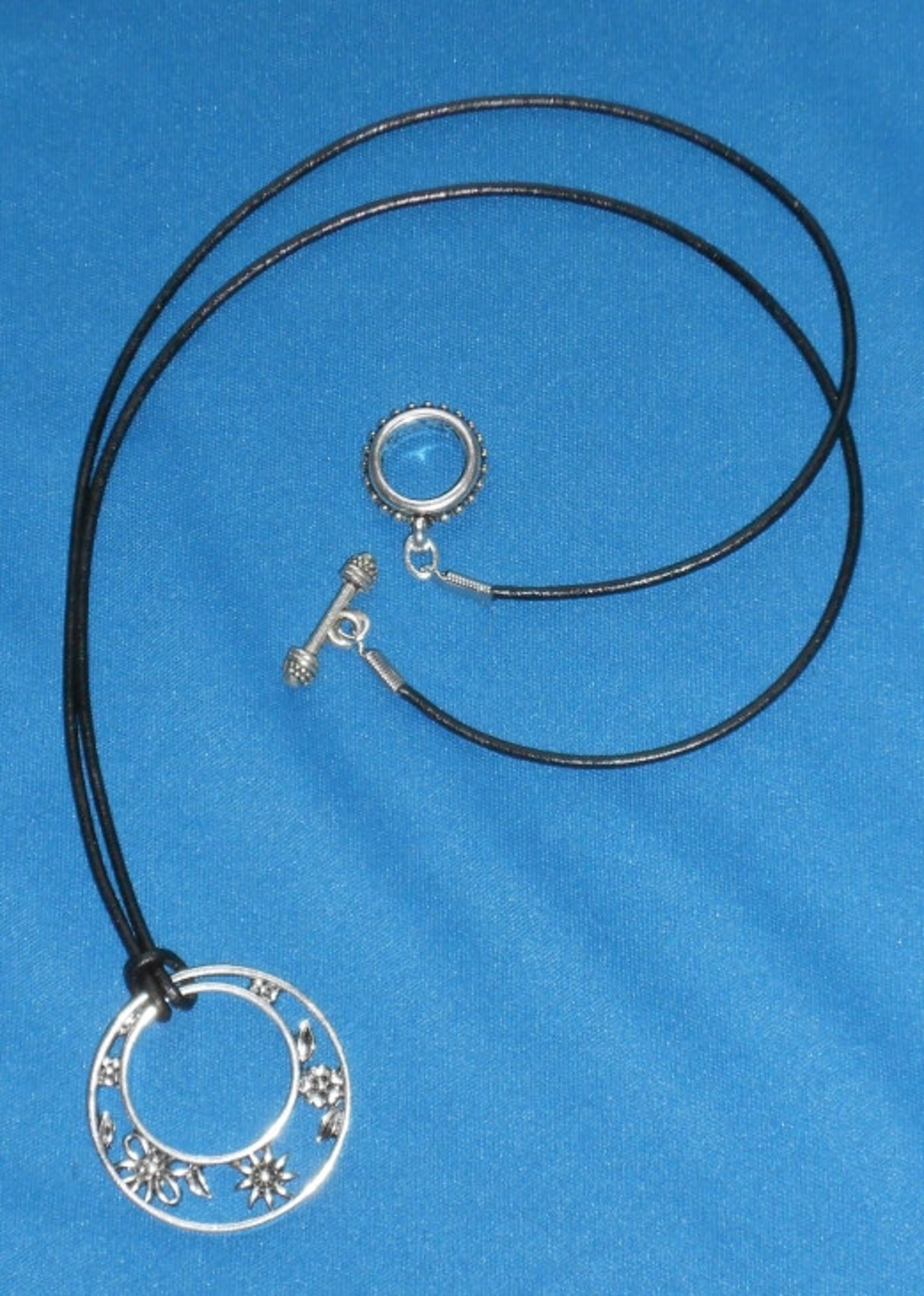 Collier Porte-lunettes Cuir Réglable - Accessoire Lunettes Style Organique | KUIYAI
