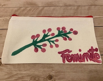 Feminine pouch