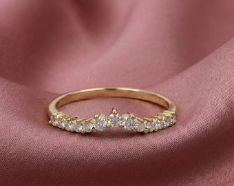 Gebogener Diamant Bandring, 14K Gold, Labradorit, minimalistischer Goldring, Halb Eternity Ring, Stapelring, Brautring für Sie.