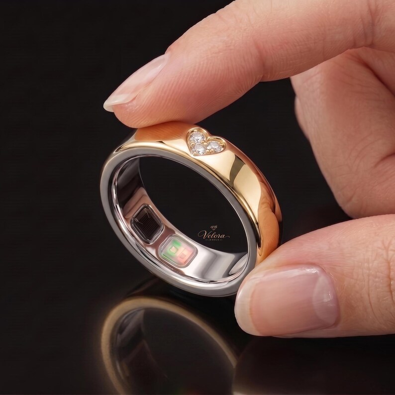 Custom-crafted 14K gold smart ring cover featuring a modern matte finish and precision diamond-cut texture. Designed as a luxury protector sleeve for Oura Ring Gen 5, this accessory blends functionality, elegance, and fine jewelry aesthetics into one unique piece.