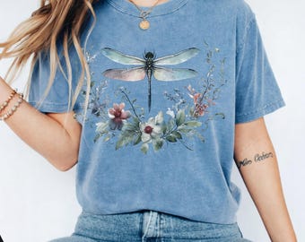 Comfort Colors® Libellen Shirt, Vintage Blumen Libellen Shirt, Cottagecore Shirt, Insekt Shirt, Natur Liebhaber Geschenk Shirt