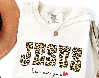 Comfort Colors® Jesus liebt Sie Shirt Christian T-Shirt Frauen Religiöses Shirt Geschenk für Christian Mama Kleidung Bibel Vers Glaube