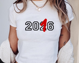 Tik Tok Trendy 2016 ist das neue 2026 Baby T-Shirt Retro Ästhetisches T-Shirt, Zurück zu 2016 Sweatshirt, Nostalgie 2016, 2026 Kleidung, lustiges Retro Tshirt