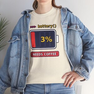 Grappig T-shirt voor Python-programmeurs, T-shirt met de tekst "Needs Coffee Battery" (Koffie nodig, batterij leeg) of cadeau voor ontwikkelaars, T-shirt met programmeurshumor of "Leeg batterij" (programmeur) afbeelding 7