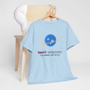 アンチグラビティPython Tシャツ、Pythonイースターエッグシャツ、宇宙プログラマーTシャツ、面白いコーダーギフト、開発者ユーモア