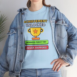 Maglietta per programmatore Python "Obiettivo raggiunto", "Ha funzionato al primo tentativo", regalo divertente per sviluppatori, umorismo da programmatore, programmatore gamer immagine 13
