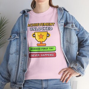 Maglietta per programmatore Python "Obiettivo raggiunto", "Ha funzionato al primo tentativo", regalo divertente per sviluppatori, umorismo da programmatore, programmatore gamer immagine 6