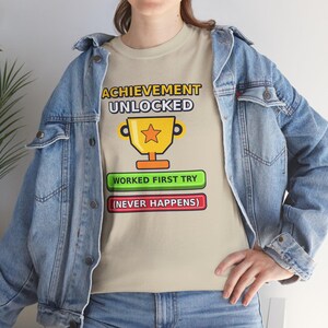Maglietta per programmatore Python "Obiettivo raggiunto", "Ha funzionato al primo tentativo", regalo divertente per sviluppatori, umorismo da programmatore, programmatore gamer immagine 5