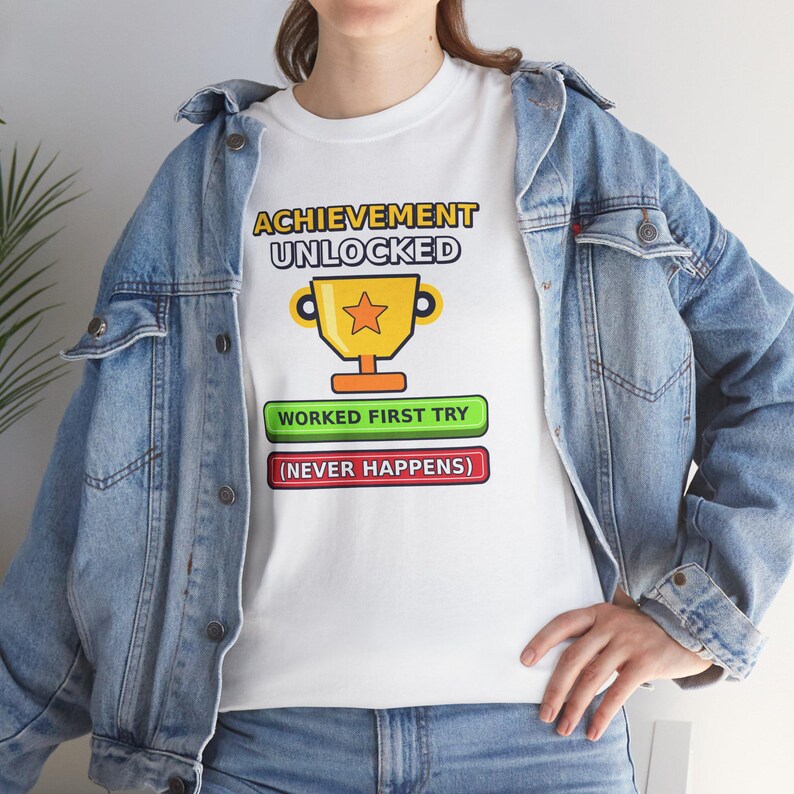 Camiseta "Conquista Desbloqueada" para Programador Python, Camiseta "Funcionou na Primeira Tentativa", Presente Divertido para Desenvolvedores, Humor de Programador, Gamer/Programador imagem 9