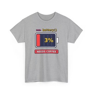 Grappig T-shirt voor Python-programmeurs, T-shirt met de tekst "Needs Coffee Battery" (Koffie nodig, batterij leeg) of cadeau voor ontwikkelaars, T-shirt met programmeurshumor of "Leeg batterij" (programmeur) afbeelding 4