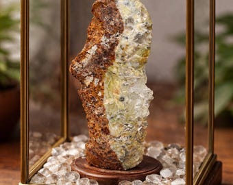 Escultura alta de cuarzo natural de sílex, espécimen mineral teñido de hierro, decoración geológica.