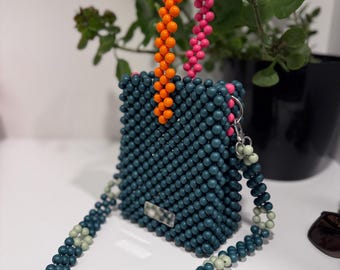Handgefertigte smaragdgrüne Perlen-Tragetasche | Statement-Tasche im Color-Blocking-Design | Einzigartige Mini-Handtasche | Abnehmbarer Riemen | Geschenkidee für Sie | Riyms Bag