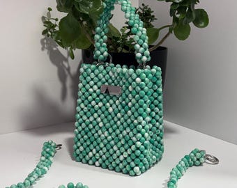 Grüne Ombré-Perlentasche, handgefertigte Keramikperlen-Geldbörse, luxuriöse handgefertigte Perlentasche, vertikale mintgrüne Tasche, Geschenkidee für Sie, Riyms-Tasche