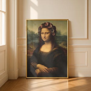 Lámina artística divertida de la Mona Lisa con rulos / Arte mural de parodia clásica del Renacimiento / Decoración humorística para el baño / Obra de arte de estilo vintage /