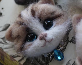 Needle Felted Cat Brooch, Realistic Kitty Head, Handmade Wool Animal Pin, Pet Memorial Gift, Cute Cat Lover Jewelry, Miniature Cat Art