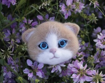 Realistic Cream Beige Cat Brooch, Needle Felted Wool Kitty Pin, Handcrafted Ginger Cat Jewelry, Pet Lover Gift, Realistic Animal Miniature
