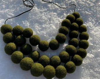 Green felted bead necklace, Wool statement jewelry, Chunky textile necklace for women, Eco-friendly handmade gift.