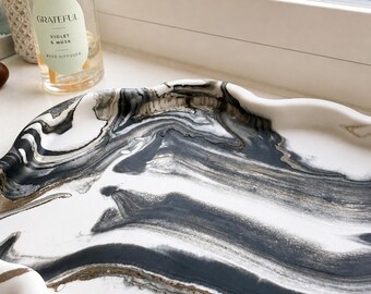 Bandeja para joyas con forma de nube hecha a mano – Posavasos de mármol Black & Coade - Decoración escandinava para el hogar