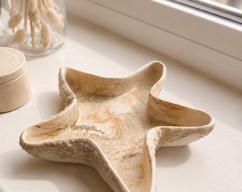 Handgemaakte snuisterijschaal met sterschelp | Opvangbak kustdecor | Op de oceaan geïnspireerde sieradenhouder | Neutraal schaaltje | Decoratie strandhuis
