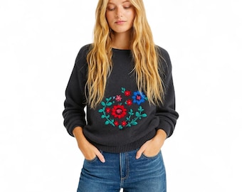 Vintage Floral Embroidered Wool Blend Sweater Size M