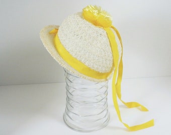 Vintage Girls Easter Hat, Little Girls Spring Hat, White Woven Raffia with Yellow Ribbon and Pompom, 1960's - Early 70's Bucket Style Hat