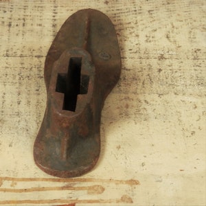 Antique Child Size Rusty Cast Iron Shoe Last, One Shoe Form Marked C, Cobbler&#39;s Anvil, Vintage Home Shoe Repair